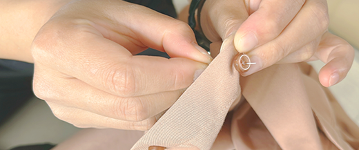 裁縫する人のイメージ